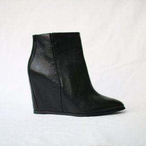NWOT Nine West Black Leather Wedge Ankle Booties